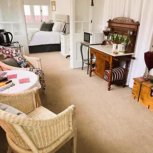 Guest house House, Kenilworth